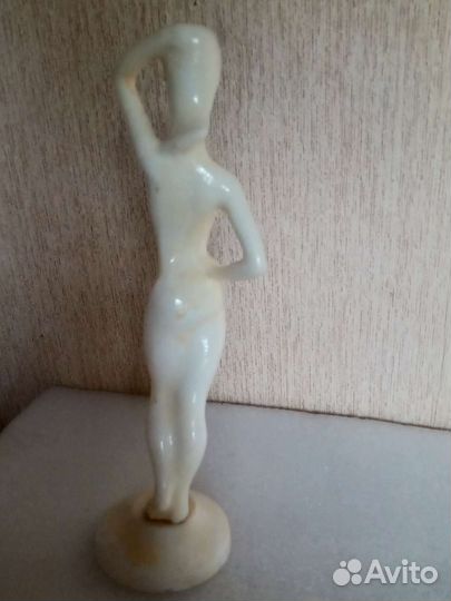 Статуэтка Обнаженная девушка