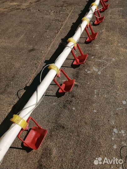 Ниппельные поилки для кур