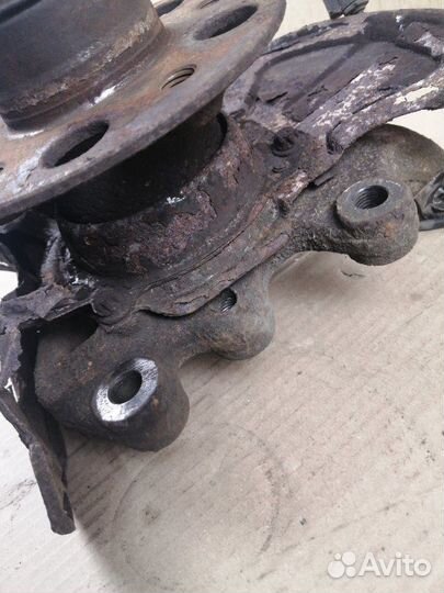 Кулак передний передний левый Mercedes-Benz