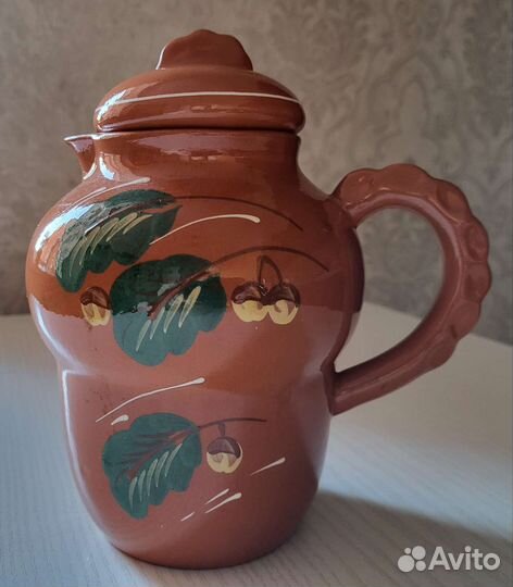 Керамическая посуда: кружка пивная, кувшины, банка