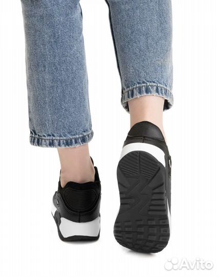 Кроссовки женские новые 40