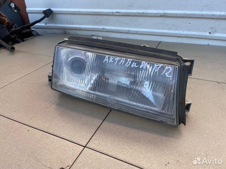 Фара передняя правая Skoda Octavia 1 (A4)