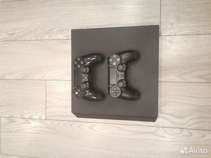 Продам ps 4 pro с дисками в подарок