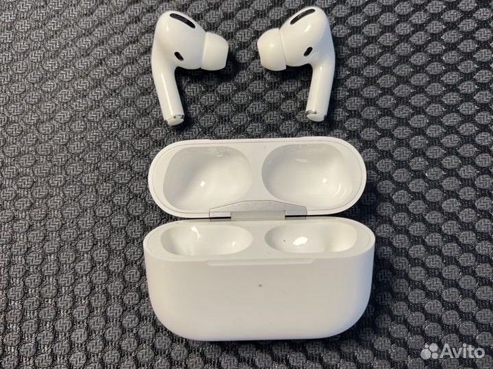 Apple AirPods Pro с дефектом