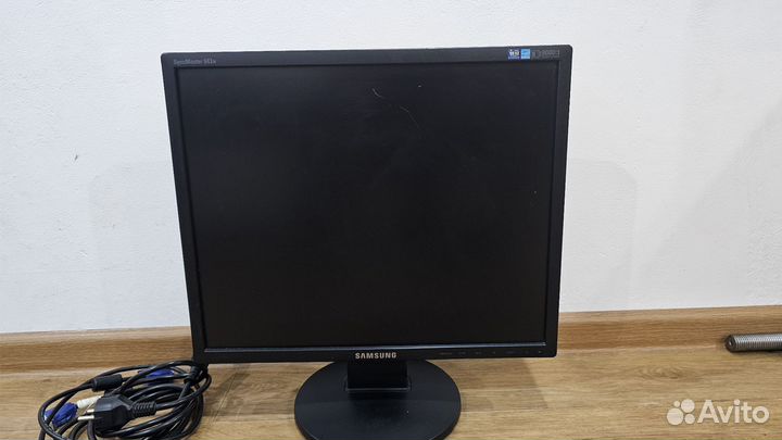 Монитор Samsung 19 943n