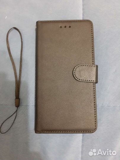 Чехол на телефон