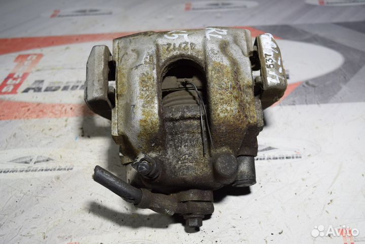 Суппорт зад лево c BMW X5 E53 M54B30