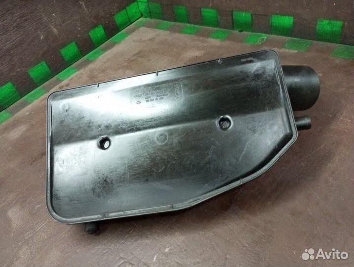 Резонатор воздушного фильтра Audi 100 4A2 AAH 1993