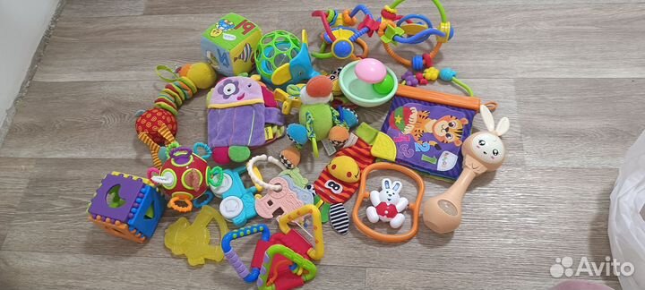 Игрушки для малышей пакетом