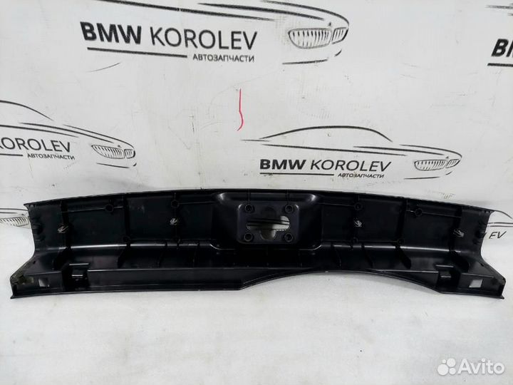 Обшивка багажника на заднюю панель Juke (F15) 2011