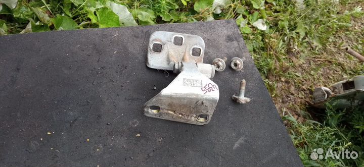 Мерседес актрос петля двери верхняя