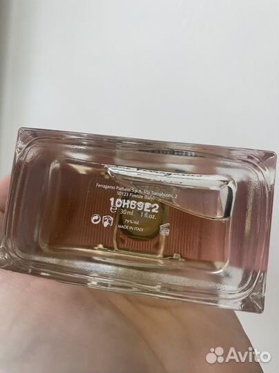 Salvatore ferragamo духи Signorina