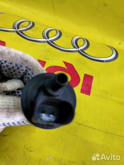 Клапан вентиляции топливных паров Volkswagen