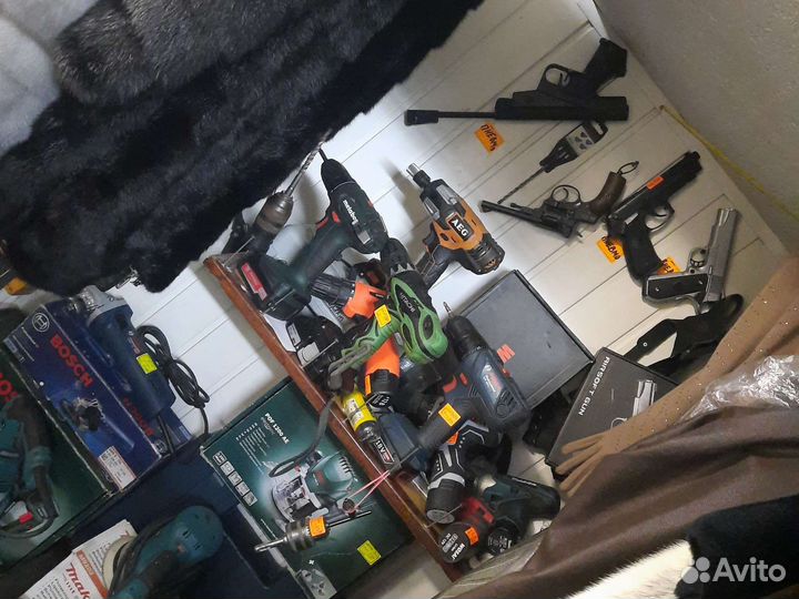 Удочки и спининги бу оборудованные с ломбарда от