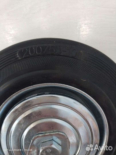 Колеса поворотные и неповоротные 200/50-100