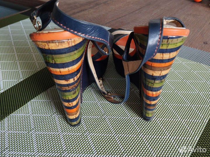 Босоножки женские Basconi 38