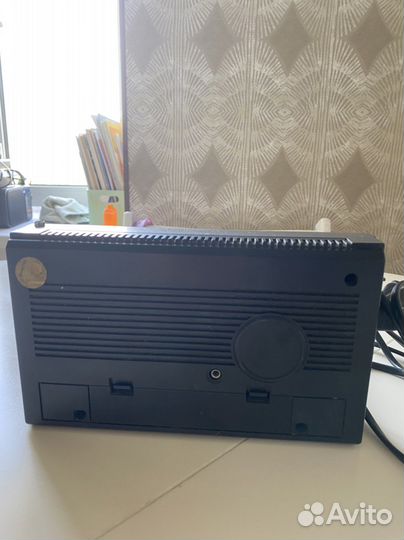 Радиоприемник винтаж philips D-2010