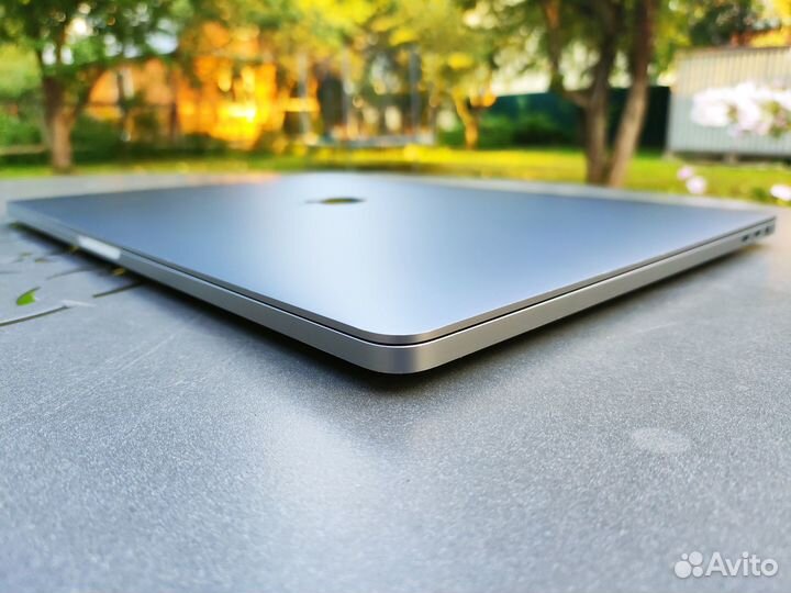 Macbook Pro 16 2019 i9-64-512-8Gb video отличный
