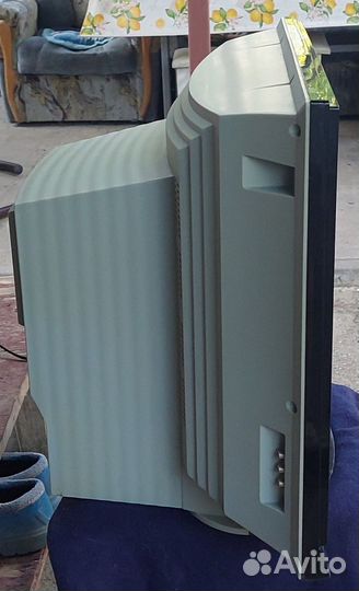 Телевизор shivaki б/у