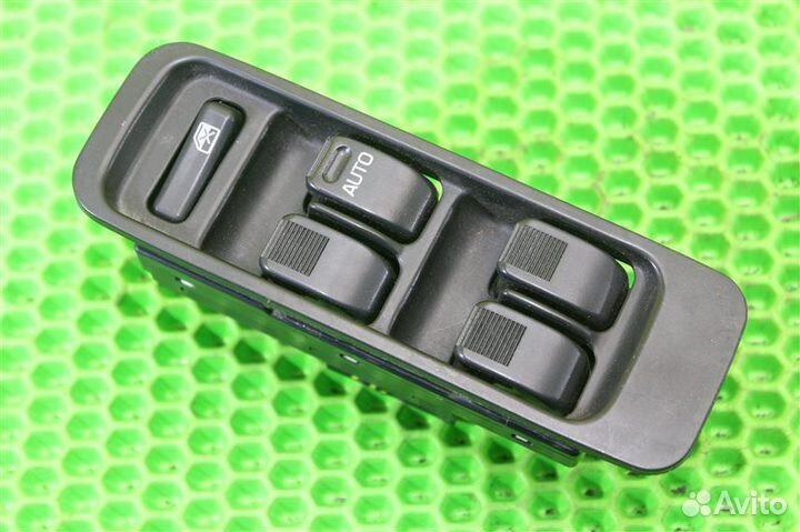 Блок управления стеклоподъемниками передний правый