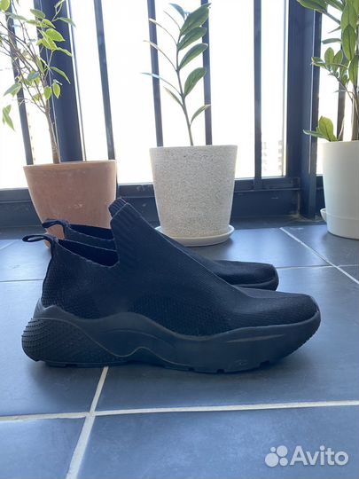 Кроссовки hm