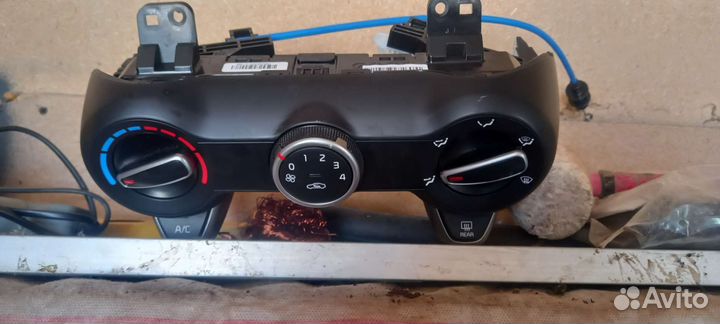 Блок управления печкой Рио 4