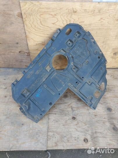 Защита двигателя Toyota Prius 3 ZVW30 51410-12082