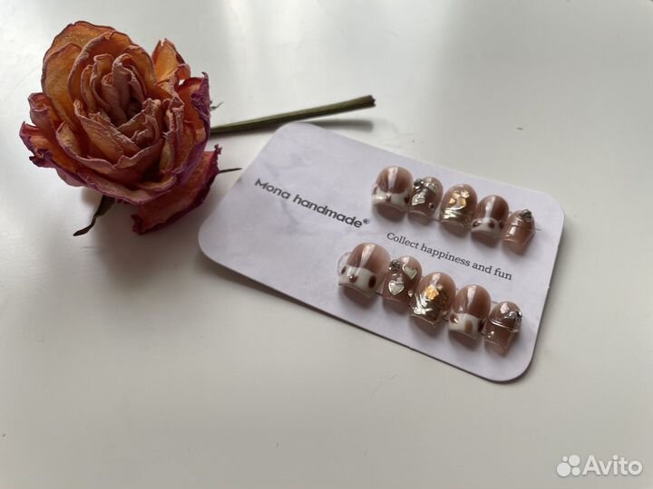 Накладные ногти с клеем