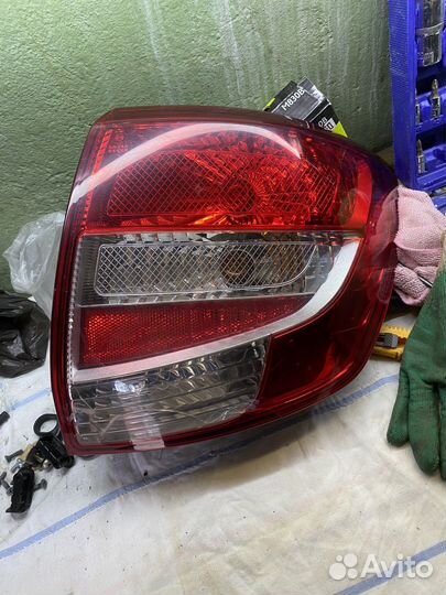 Правая задняя фара на ваз 2190 (лада гранта)