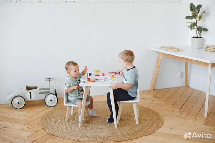Растущий стол и стул детский