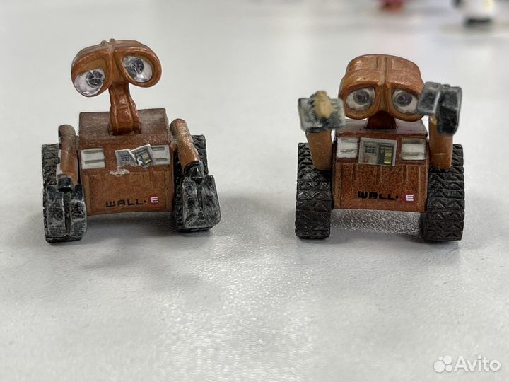Бронь. Игрушки из киндера - робот Валли Wall-e