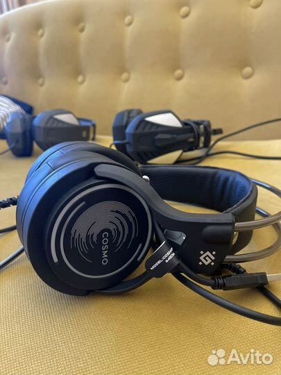 Наушники с микрофоном