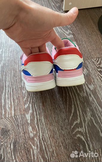 Кроссовки для девочки