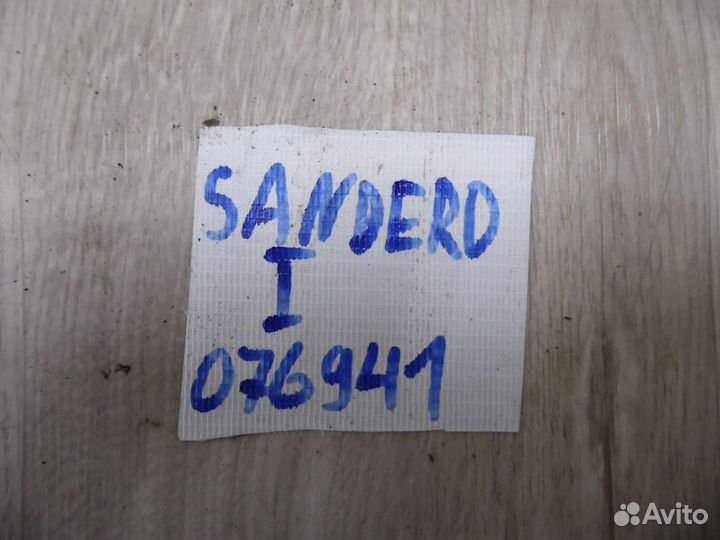 Кронштейн генератора Renault Sandero 2009-2014