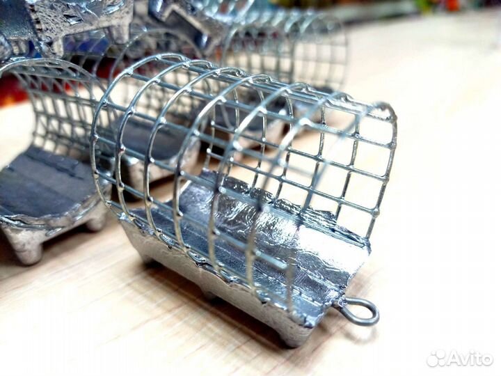 Кормушка фидерная