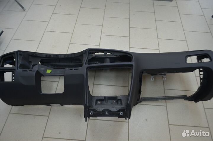 Торпедо панель приборов Volvo S60