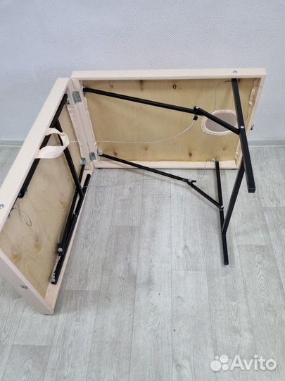 Кушетка массажная с вырезом новая