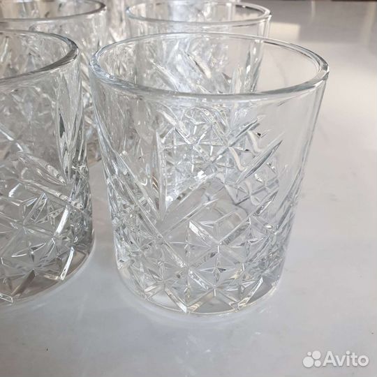 Бокалы, стаканы, стопки