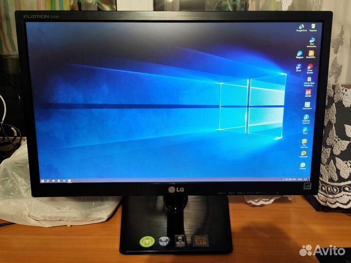 Монитор LG 22