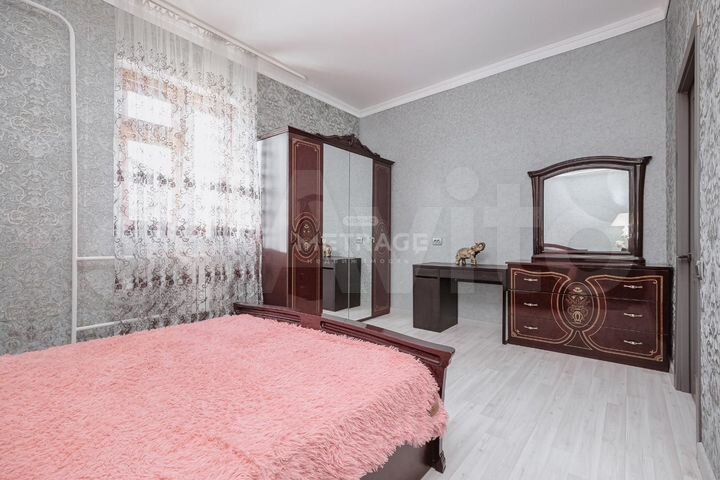 Коттедж 186 м² на участке 7 сот.