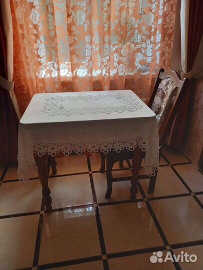 Кухонный стол