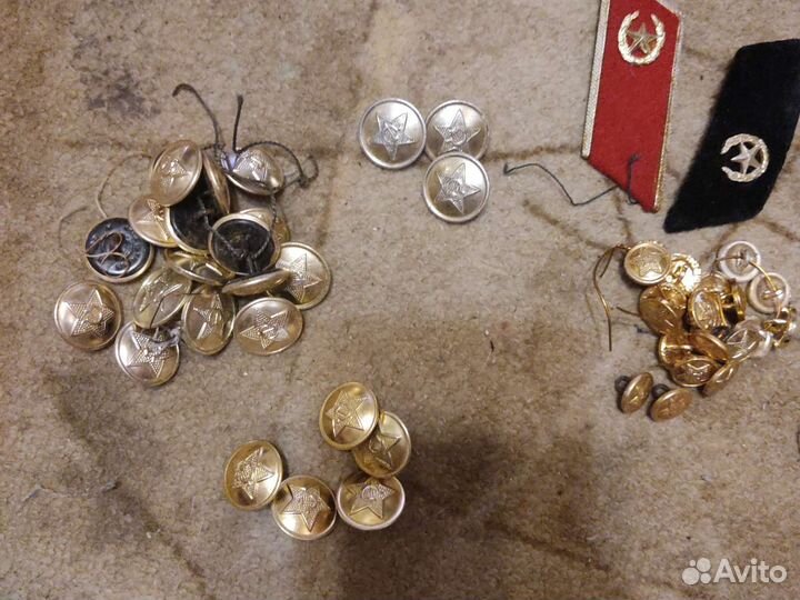Погоны, пуговицы