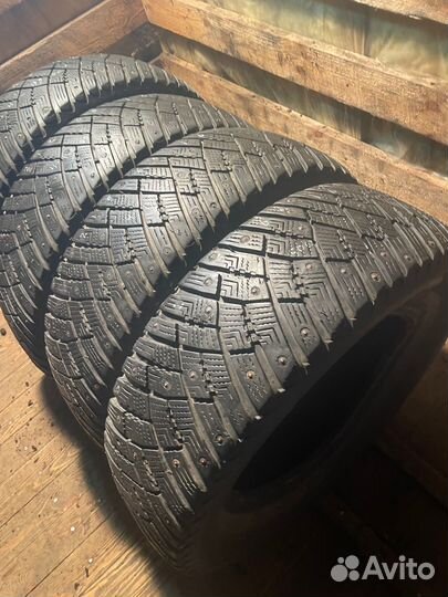 Goodyear Ultragrip Ice Arctic 215/65 R16