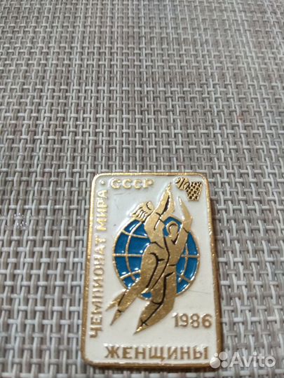 Значок женщины чемпионат мира 1986 СССР 1986г