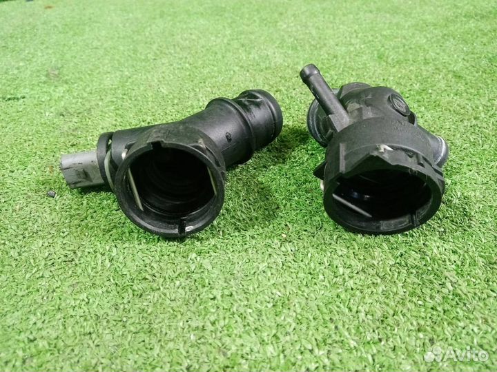 Фланец системы охлаждения Volkswagen Jetta 5 BVY