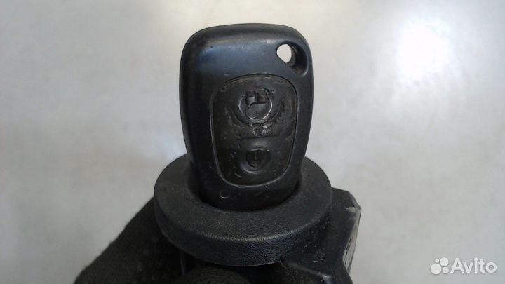 Замок зажигания Opel Vivaro, 2007