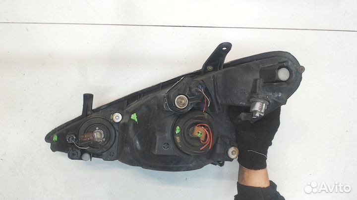 Фара (передняя) Toyota Previa (Estima), 2002