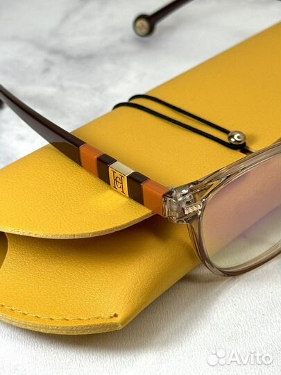 Очки Carolina Herrera