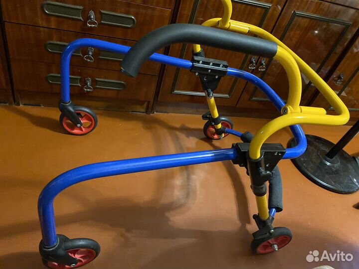 Инвалидная коляска для ходь