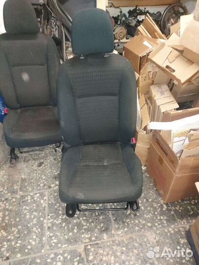 Сиденья Toyota Corolla 150. 06-13г